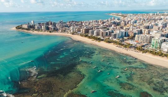 Descubra Maceió: O Paraíso das Águas Cristalinas